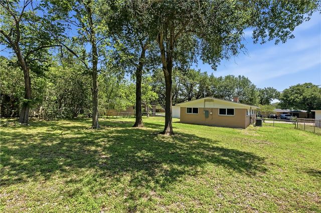 1916 Vinewood Drive, Bryan, TX 77802