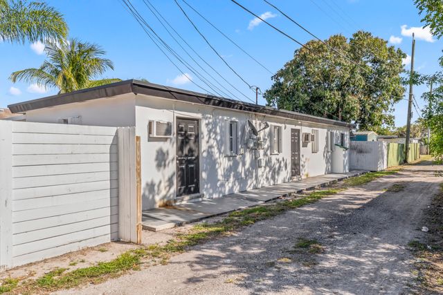 1031 N E Street 1-4, Lake Worth Beach, FL 33460