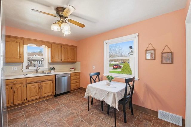1652 KIMBALL STREET, Green Bay, WI 54302