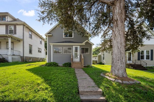 421 39th Street, Moline, IL 61265