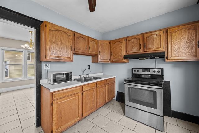 421 39th Street, Moline, IL 61265