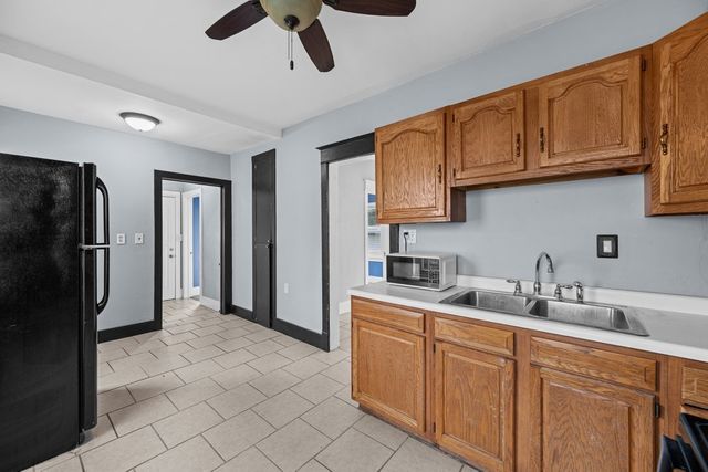 421 39th Street, Moline, IL 61265