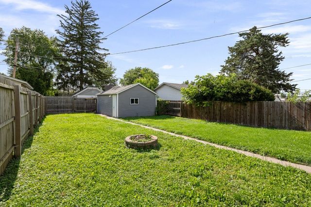 421 39th Street, Moline, IL 61265