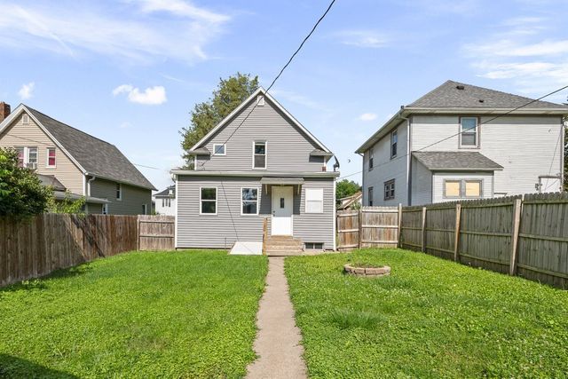 421 39th Street, Moline, IL 61265