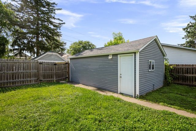 421 39th Street, Moline, IL 61265