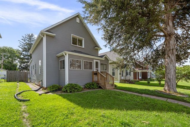 421 39th Street, Moline, IL 61265