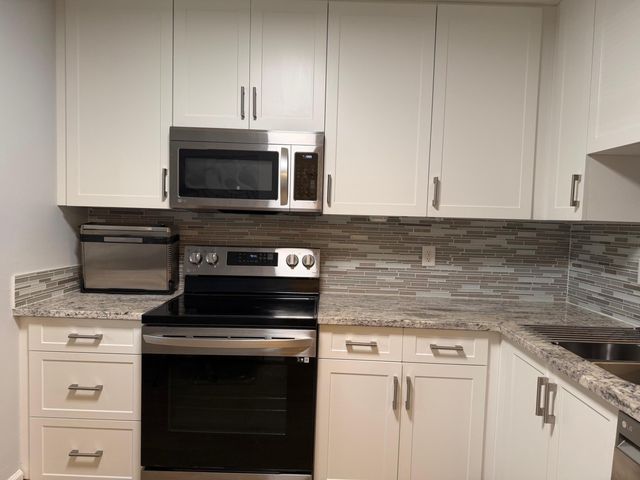 2664 NW 42nd Avenue, Coconut Creek, FL 33066