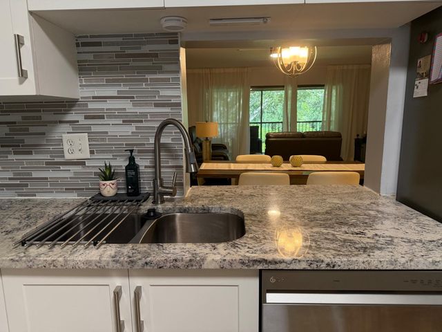 2664 NW 42nd Avenue, Coconut Creek, FL 33066