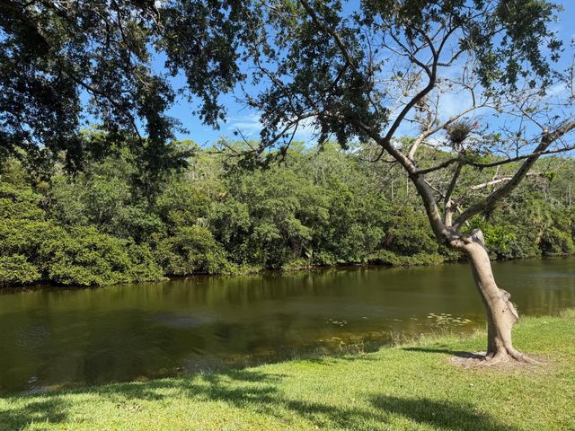 2664 NW 42nd Avenue, Coconut Creek, FL 33066