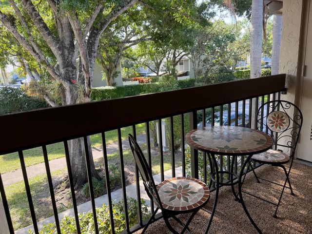 2664 NW 42nd Avenue, Coconut Creek, FL 33066