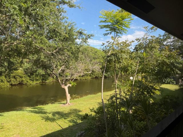 2664 NW 42nd Avenue, Coconut Creek, FL 33066