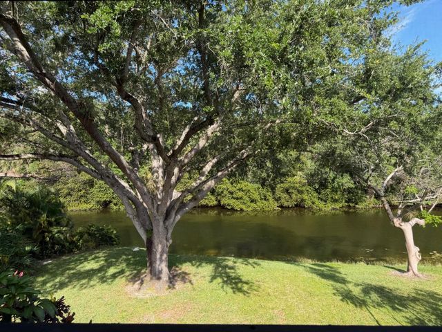 2664 NW 42nd Avenue, Coconut Creek, FL 33066