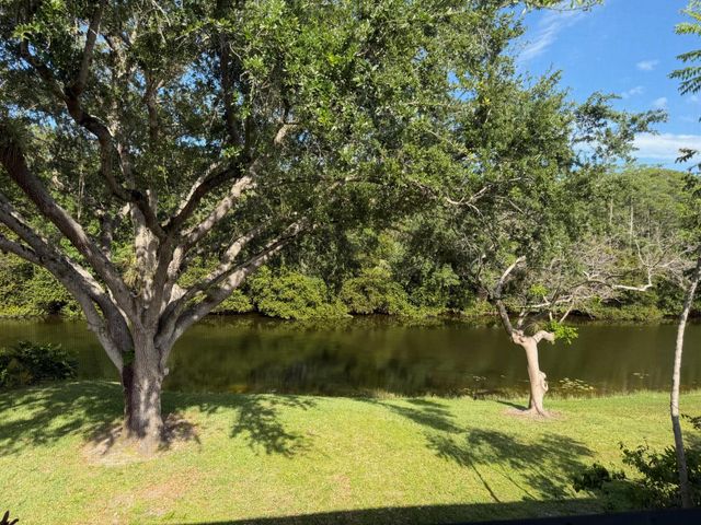 2664 NW 42nd Avenue, Coconut Creek, FL 33066