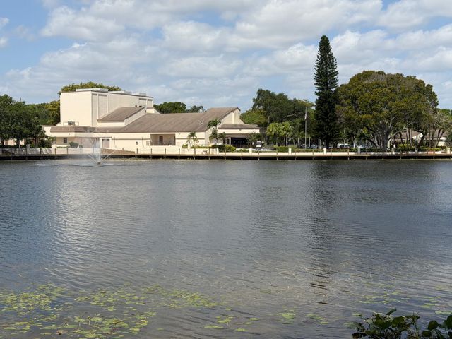 2664 NW 42nd Avenue, Coconut Creek, FL 33066