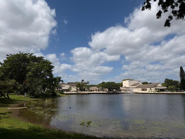 2664 NW 42nd Avenue, Coconut Creek, FL 33066