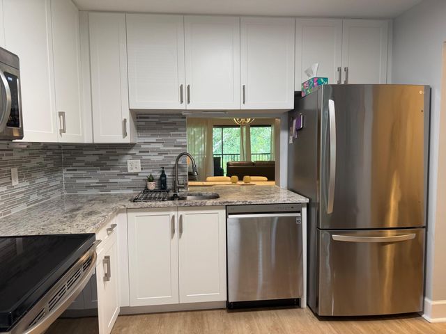 2664 NW 42nd Avenue, Coconut Creek, FL 33066