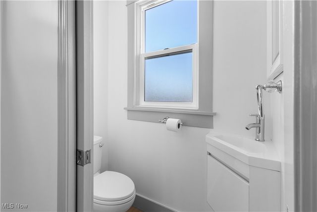 338 Woodlawn Avenue, Cambridge, OH 43725