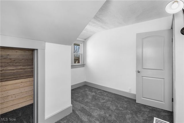 338 Woodlawn Avenue, Cambridge, OH 43725