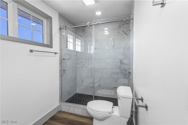 338 Woodlawn Avenue, Cambridge, OH 43725