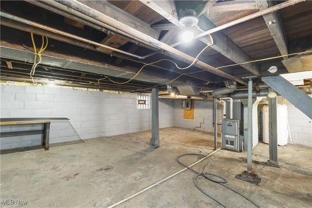 338 Woodlawn Avenue, Cambridge, OH 43725