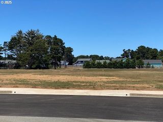 7 Bandon Coast Village, Bandon, OR 97411