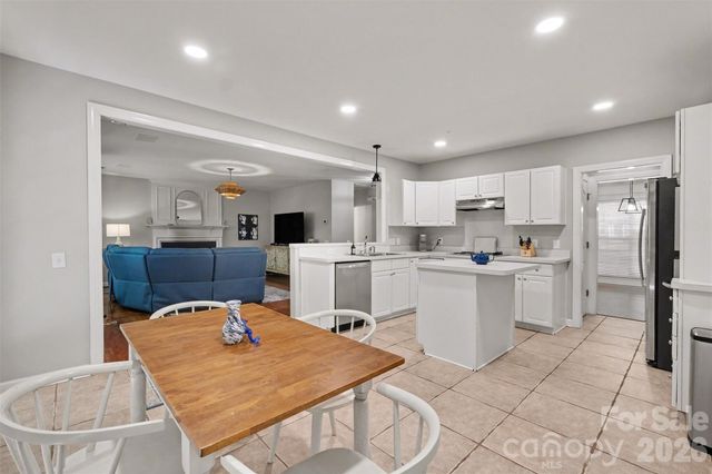 15817 Prestwoods Lane, Huntersville, NC 28078