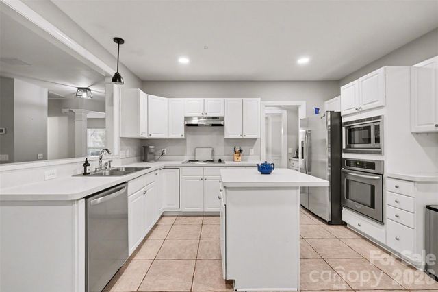 15817 Prestwoods Lane, Huntersville, NC 28078