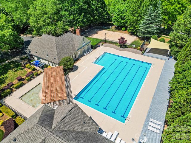 15817 Prestwoods Lane, Huntersville, NC 28078