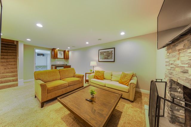 6624 Columbus Avenue S, Richfield, MN 55423