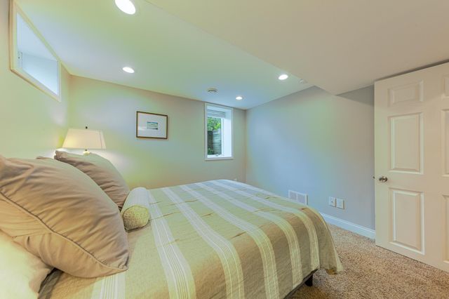 6624 Columbus Avenue S, Richfield, MN 55423