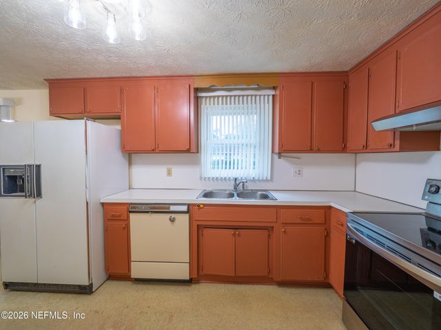 758 TRAMBLEY Drive E, Jacksonville, FL 32221