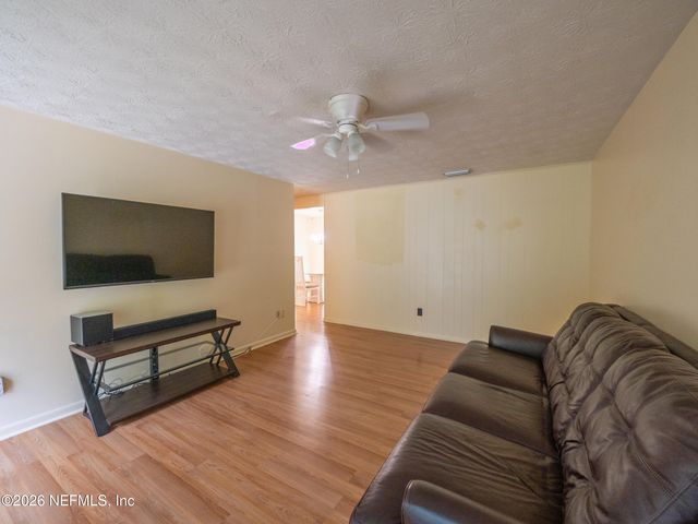 758 TRAMBLEY Drive E, Jacksonville, FL 32221
