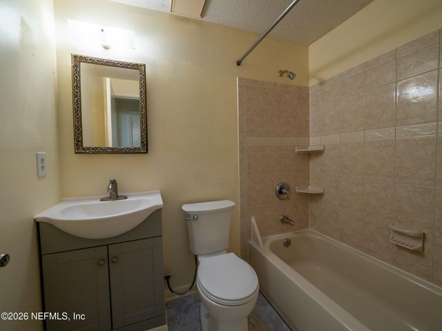 758 TRAMBLEY Drive E, Jacksonville, FL 32221