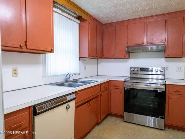 758 TRAMBLEY Drive E, Jacksonville, FL 32221