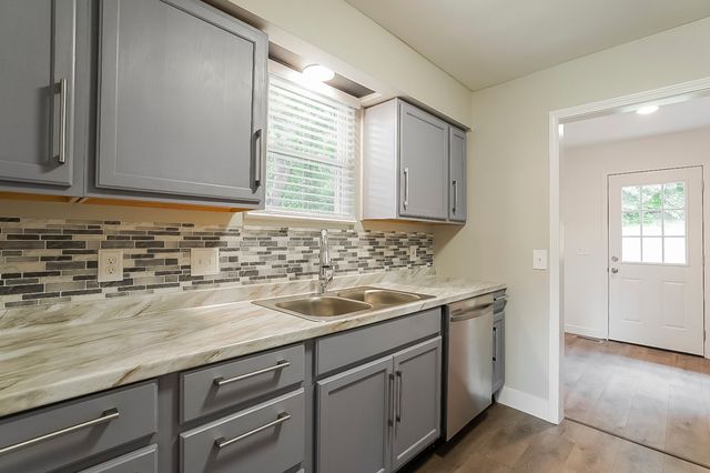 108 Jacksons Retreat Ct, Hermitage, TN 37076