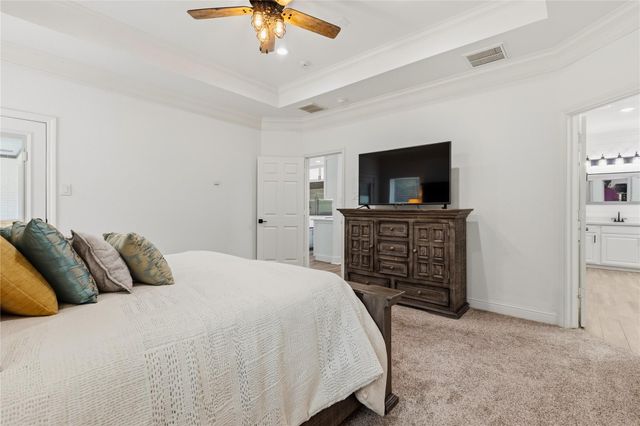 9703 Crestwater Circle, Magnolia, TX 77354