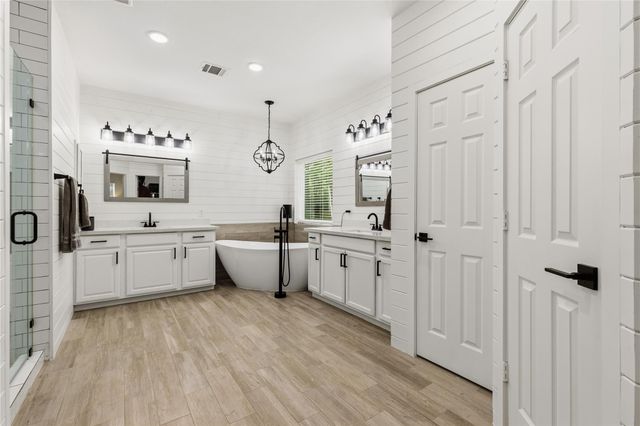 9703 Crestwater Circle, Magnolia, TX 77354