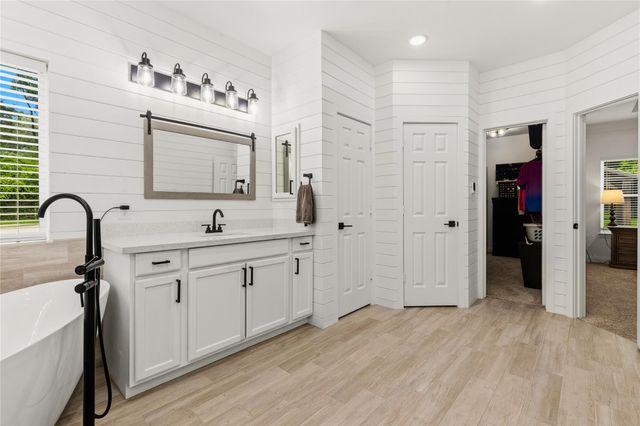 9703 Crestwater Circle, Magnolia, TX 77354