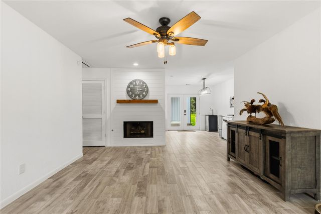 9703 Crestwater Circle, Magnolia, TX 77354