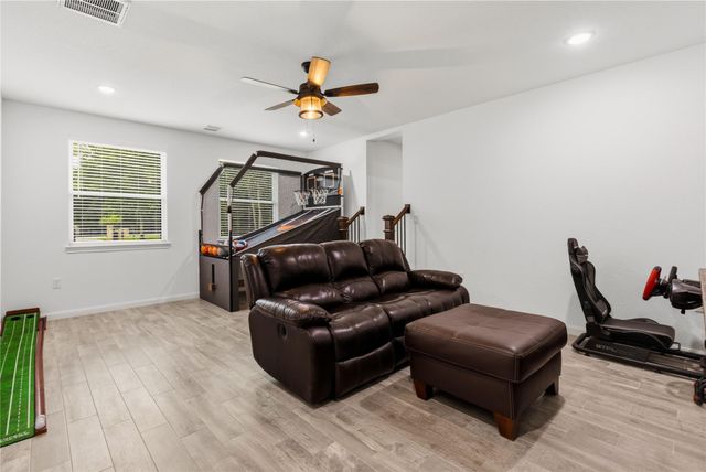 9703 Crestwater Circle, Magnolia, TX 77354