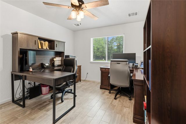 9703 Crestwater Circle, Magnolia, TX 77354