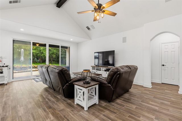 9703 Crestwater Circle, Magnolia, TX 77354