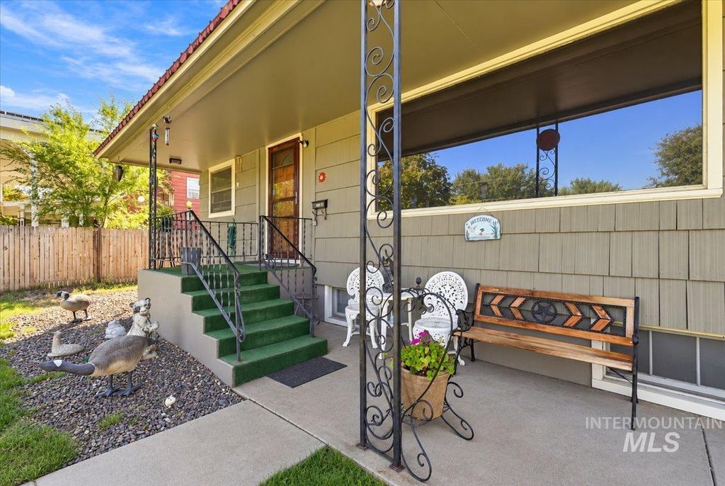 3811 W Puggy Ln, Boise, ID 83705 photo 3