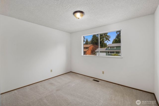 31721 4th Avenue S, Federal Way, WA 98003