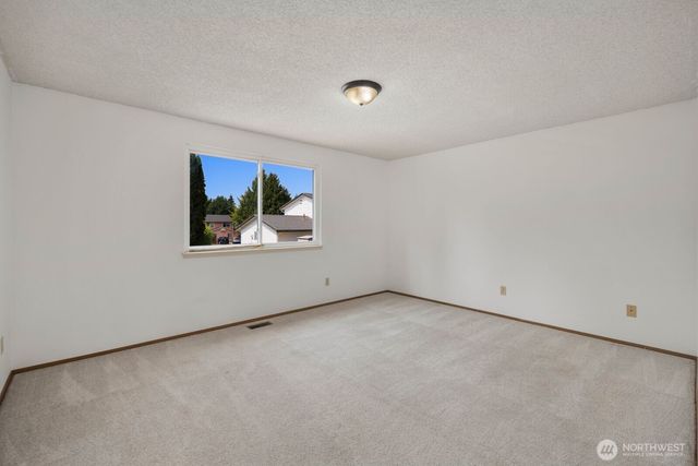 31721 4th Avenue S, Federal Way, WA 98003