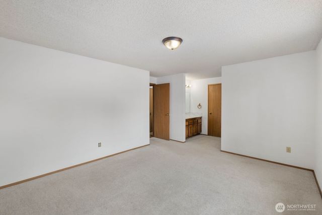 31721 4th Avenue S, Federal Way, WA 98003