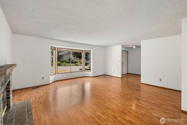 31721 4th Avenue S, Federal Way, WA 98003