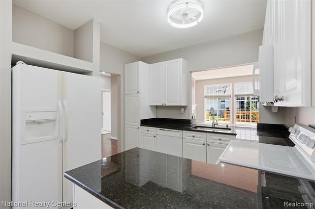13500 Wyndemere Circle, Sterling Heights, MI 48313