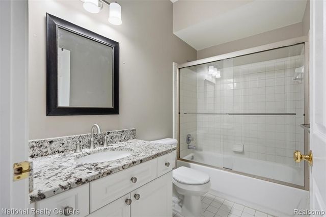 13500 Wyndemere Circle, Sterling Heights, MI 48313