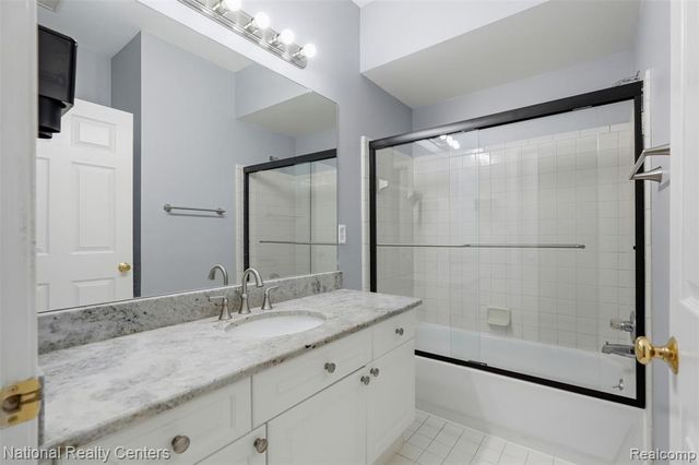 13500 Wyndemere Circle, Sterling Heights, MI 48313